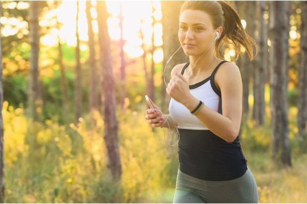 Is Running a Mile a Day Good: 12 Benefits & 9 Tips