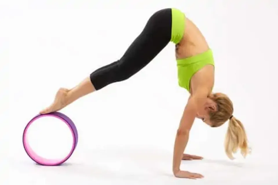 8 Best Yoga Wheel Exercises (2023 New Tutorial)
